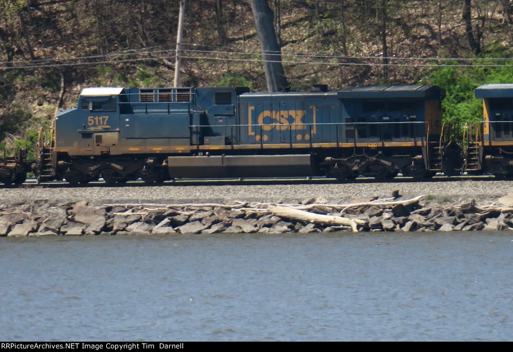 CSX 5117 on I157